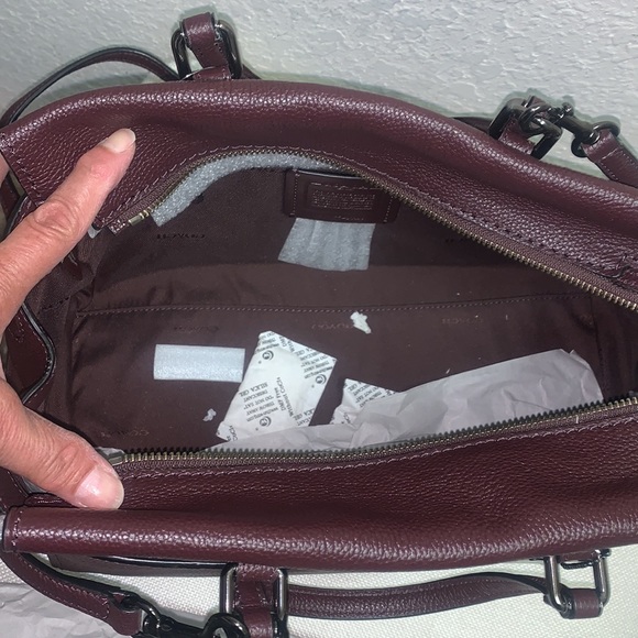 🎄🎁NWT, Coach Fulton satchel in o blood/ pewter hardware . - Picture 8 of 10